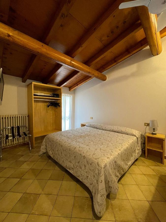 B&B Michelina Castiglione dʼIntelvi Eksteriør billede