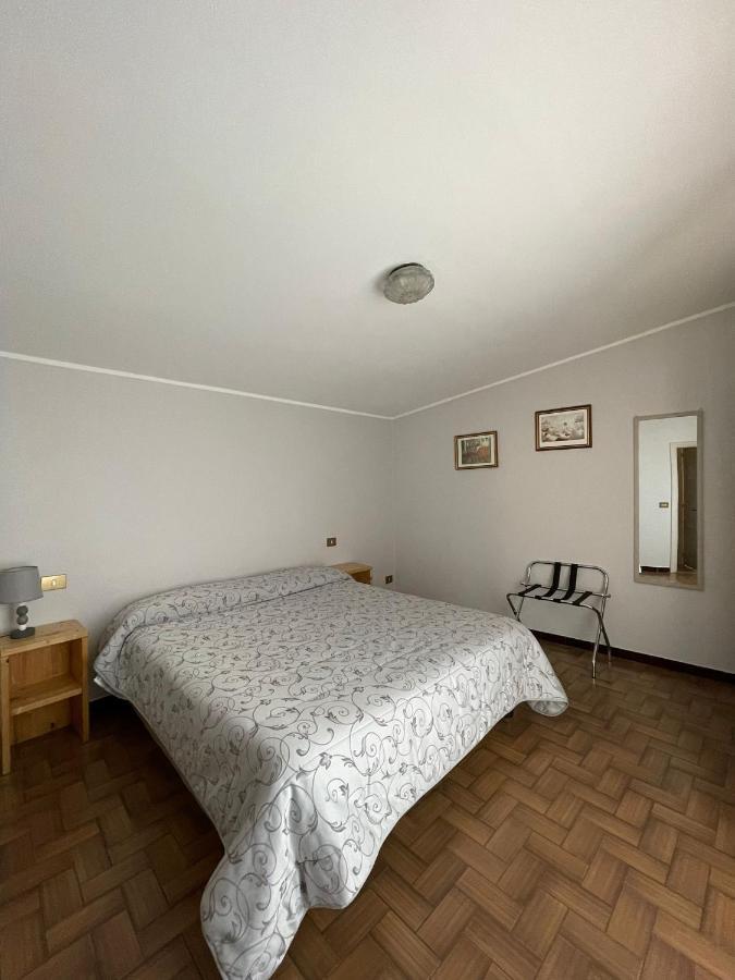 B&B Michelina Castiglione dʼIntelvi Eksteriør billede